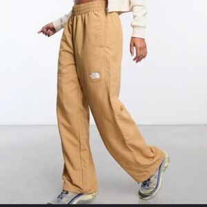 NWT THE NORTH FACE NYLON EASY PANTS